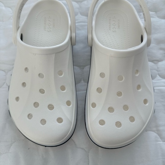 CROCS Kids White Sandals - Picture 1 of 9